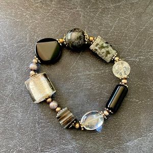 Stretch bracelet in neutral colors.